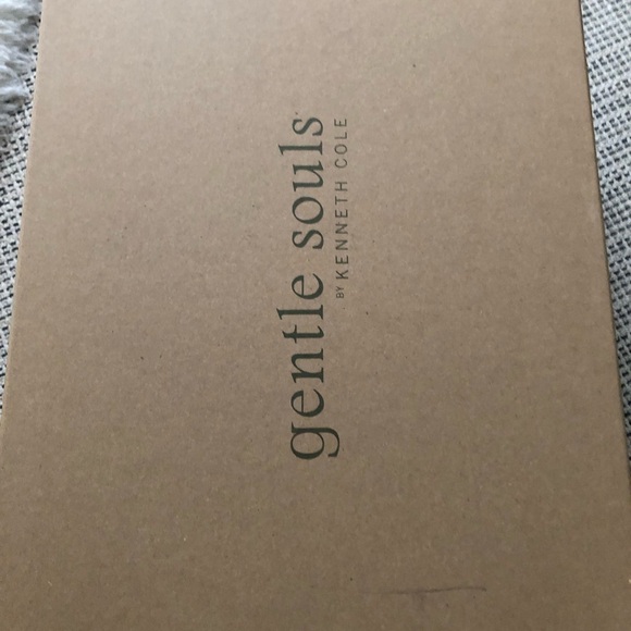 Gentle Soul by Kenneth Cole Gisele black sandals size 9 - Picture 6 of 10